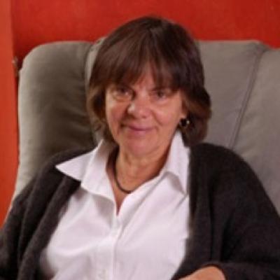 Luz María Chapela Mendoza